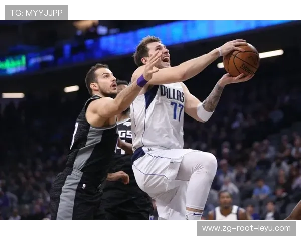 东契奇精准助攻空接得手，独行侠连得六分